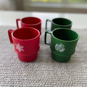 RARE Vintage Tupperware Set/4 Red Green Holiday Christmas Stacking Mugs 12 oz.